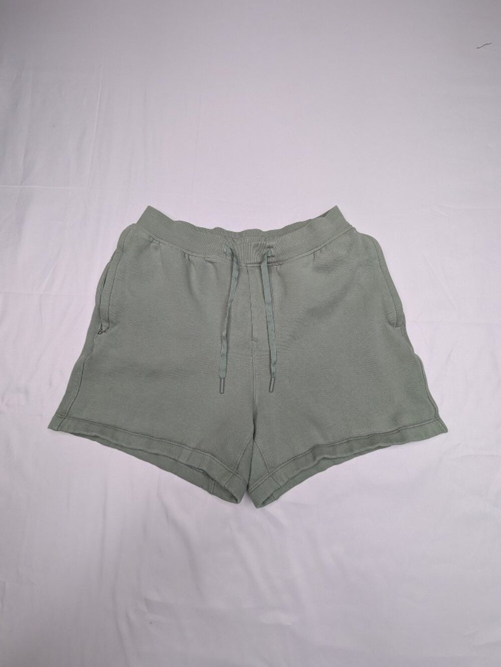 Lululemon Scuba High-Rise Short  Size 6 - Sage Green Gray